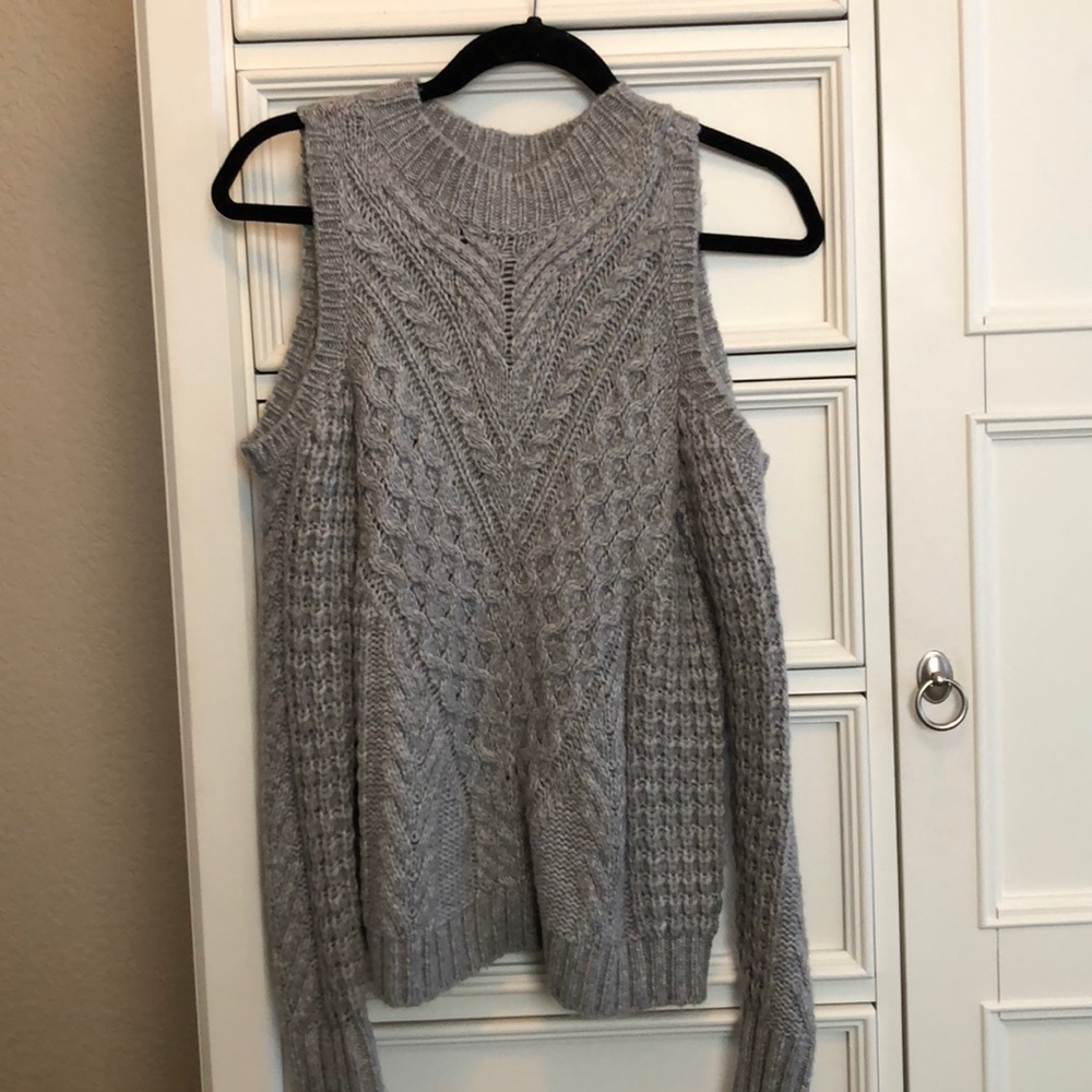 express sweatshirt (off the shoulder)